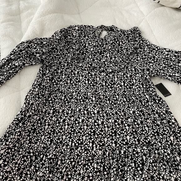 Eloquii Tiered Easy Dress Ruffle Yoke in size 24 - Picture 2 of 4